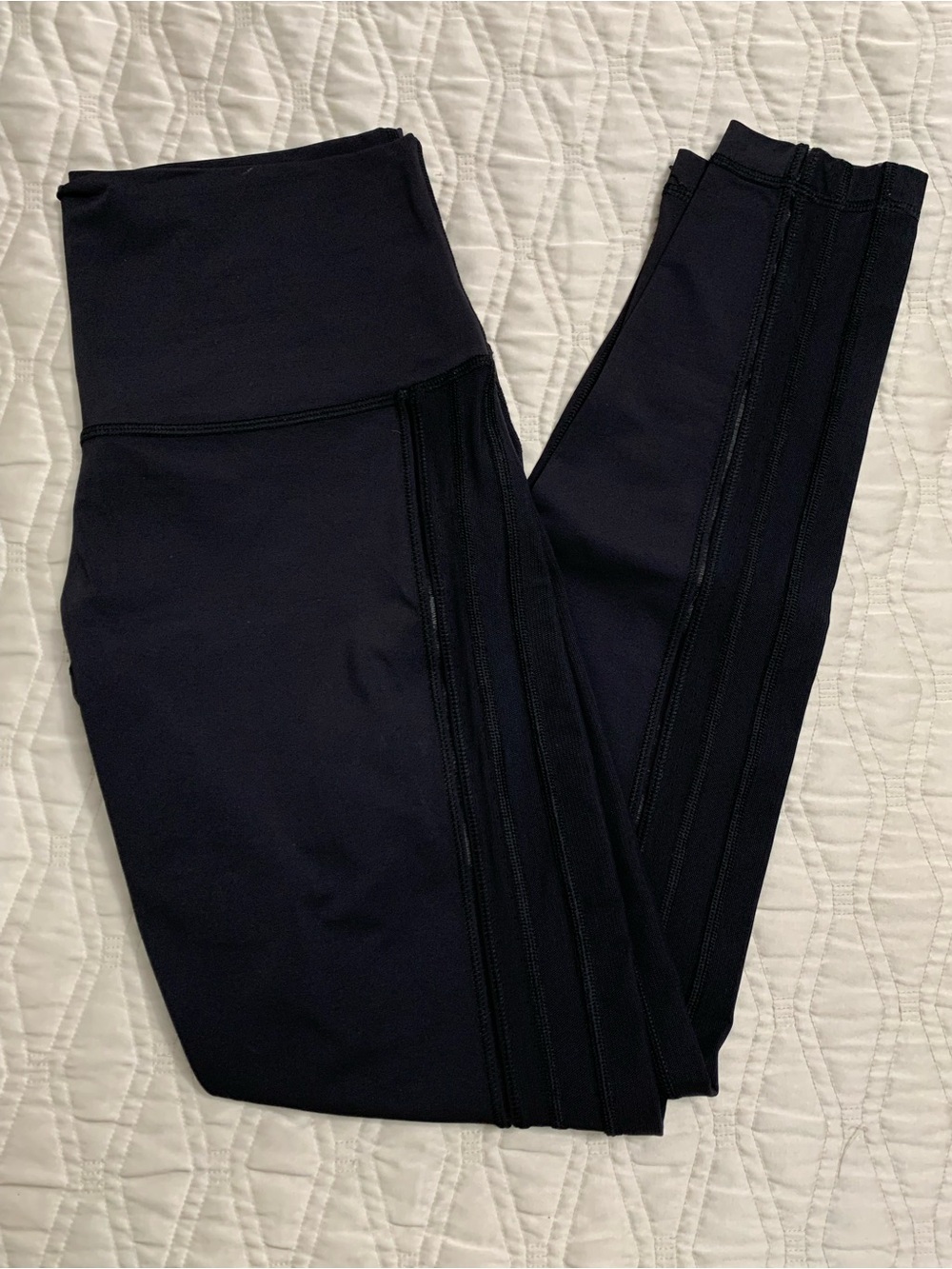Rare Lululemon High-Waist Full Length Black Mesh Side Leggings Size 10/12